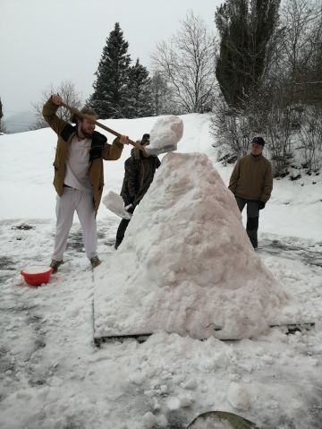 Postavme-si-snehuliaka